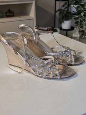 David's Bridal Gold Rhinestone Wedge Sandals Size 8.5